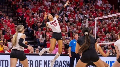 Setting the Stage: Regional Final vs the Huskers 